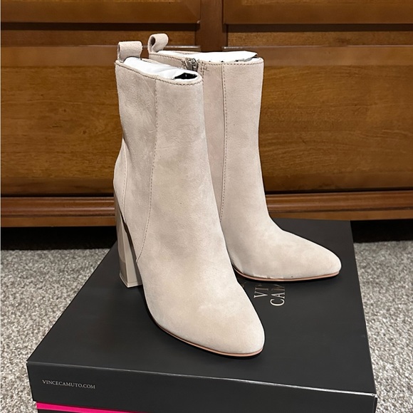 NEW VINCE CAMUTO ENVERNA BOOTIE - Picture 3 of 6